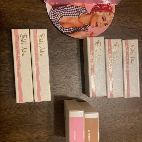 Bad Medina cosmetics assorted colors - Picture 5 of 5